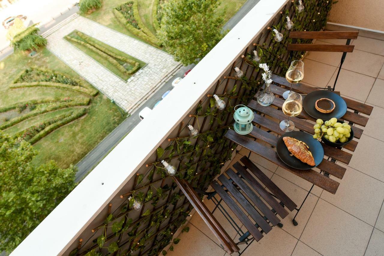 New - Elegant Duplex With Amazing View & Balcony - Homey Residence Bukarest Exterior foto